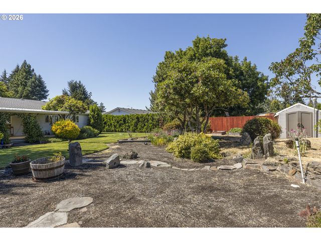 492 N LARCH Ave, Stayton, OR 97383