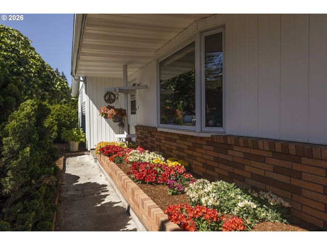 492 N LARCH Ave, Stayton, OR 97383