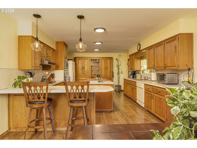 492 N LARCH Ave, Stayton, OR 97383
