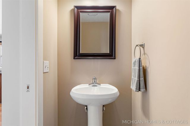 1433 Savannah Drive, Zeeland, MI 49464