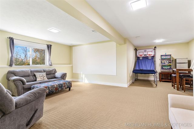 1433 Savannah Drive, Zeeland, MI 49464