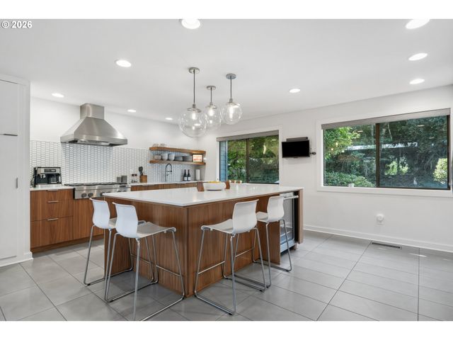 12 PARTRIDGE Ln, Lake Oswego, OR 97035