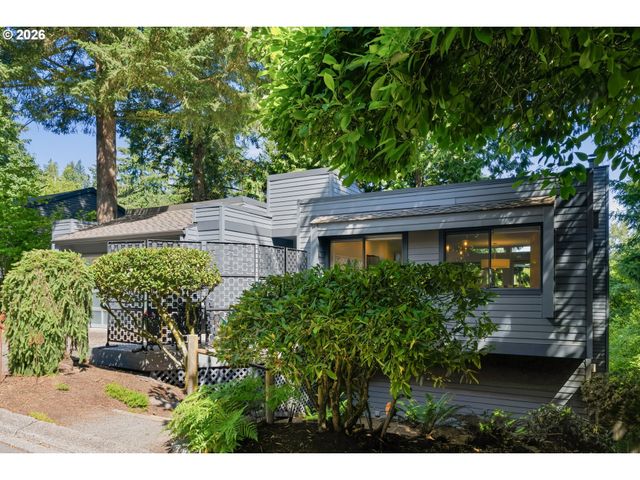 12 PARTRIDGE Ln, Lake Oswego, OR 97035