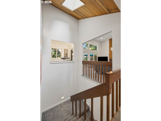 12 PARTRIDGE Ln, Lake Oswego, OR 97035