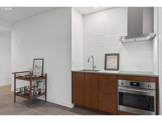 12 PARTRIDGE Ln, Lake Oswego, OR 97035