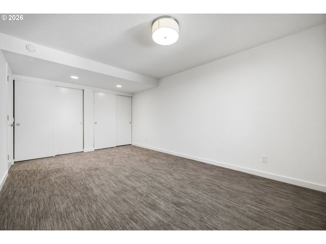 12 PARTRIDGE Ln, Lake Oswego, OR 97035