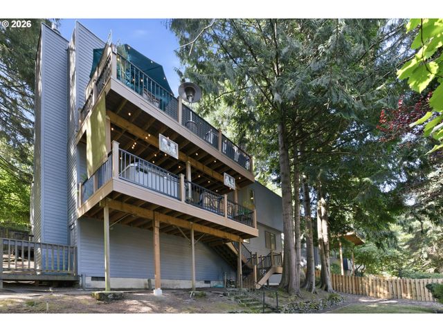 12 PARTRIDGE Ln, Lake Oswego, OR 97035