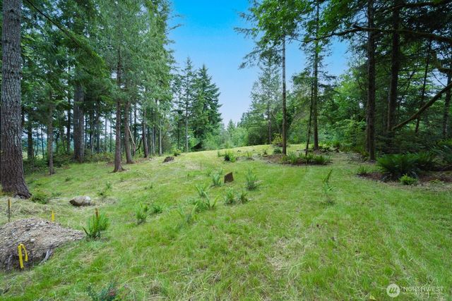 1 Sand Dollar Road, Bremerton, WA 98312