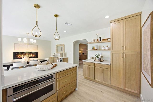 7202 Via Capri, La Jolla, CA 92037