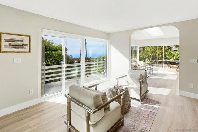 7202 Via Capri, La Jolla, CA 92037