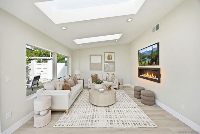 7202 Via Capri, La Jolla, CA 92037