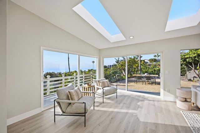 7202 Via Capri, La Jolla, CA 92037
