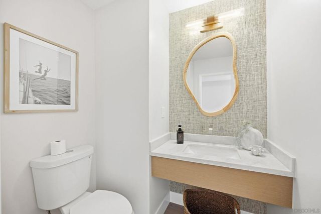 7202 Via Capri, La Jolla, CA 92037