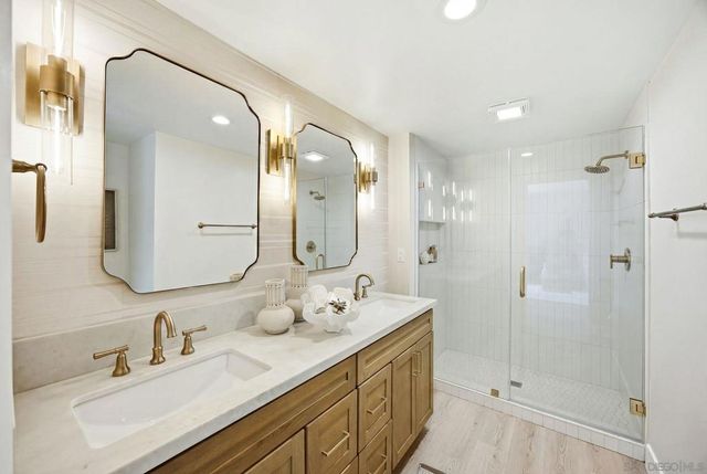 7202 Via Capri, La Jolla, CA 92037