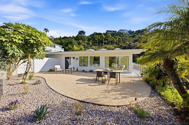7202 Via Capri, La Jolla, CA 92037