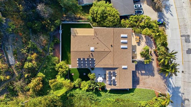 7202 Via Capri, La Jolla, CA 92037