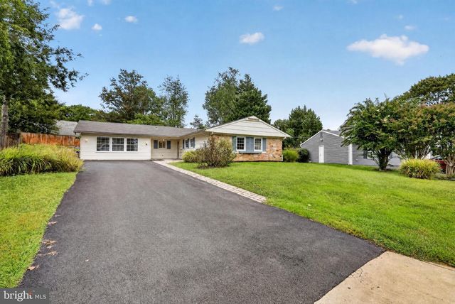 2220 HALLOW LN, Bowie, MD 20716
