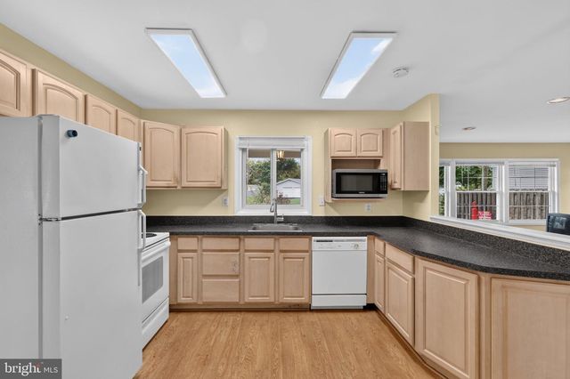 2220 HALLOW LN, Bowie, MD 20716