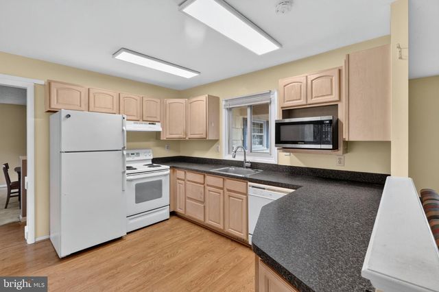 2220 HALLOW LN, Bowie, MD 20716