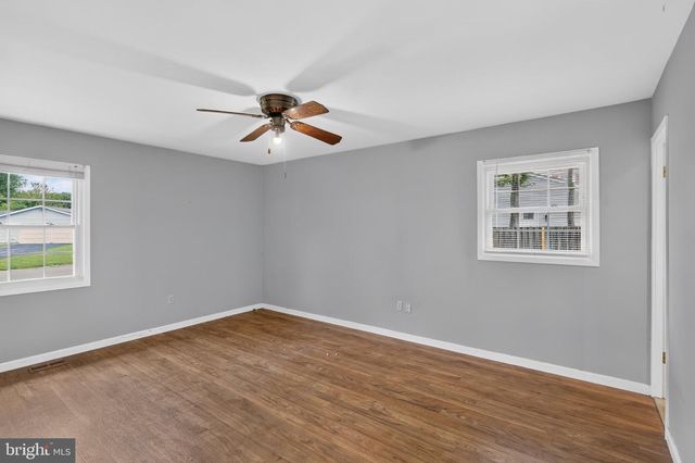 2220 HALLOW LN, Bowie, MD 20716