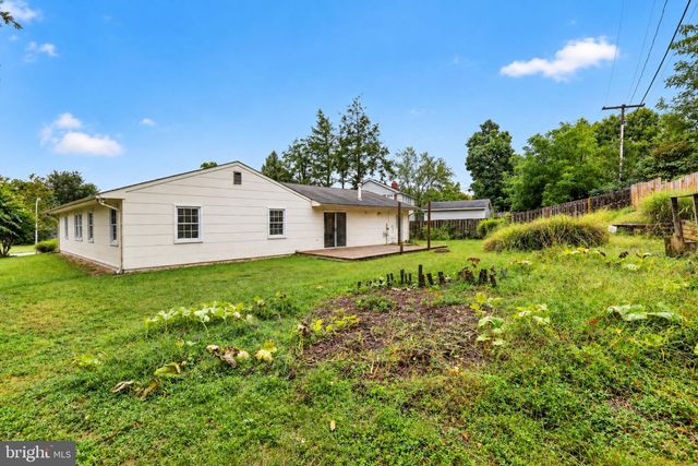 2220 HALLOW LN, Bowie, MD 20716