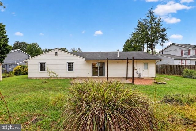2220 HALLOW LN, Bowie, MD 20716