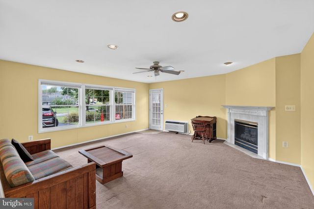 2220 HALLOW LN, Bowie, MD 20716
