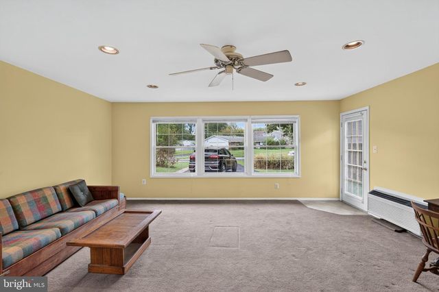 2220 HALLOW LN, Bowie, MD 20716