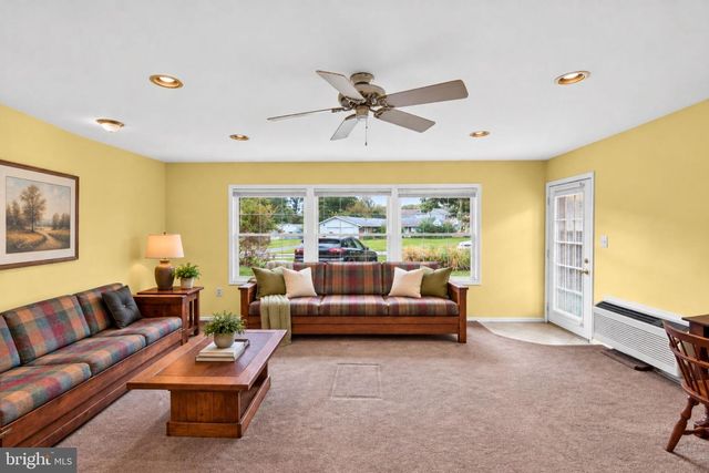 2220 HALLOW LN, Bowie, MD 20716