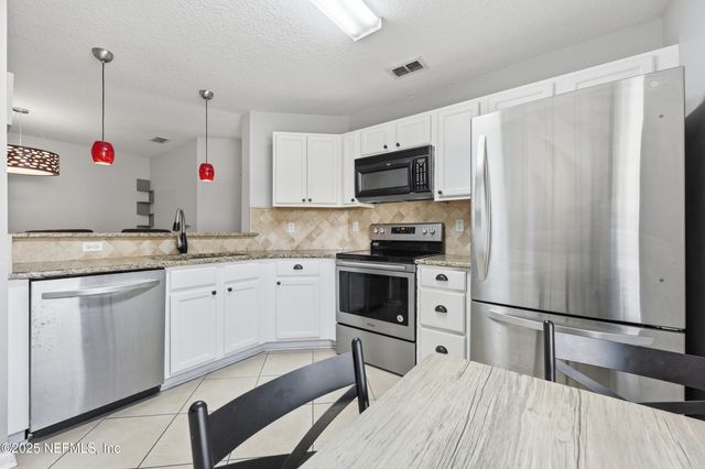 1665 VINELAND Circle D, Fleming Island, FL 32003