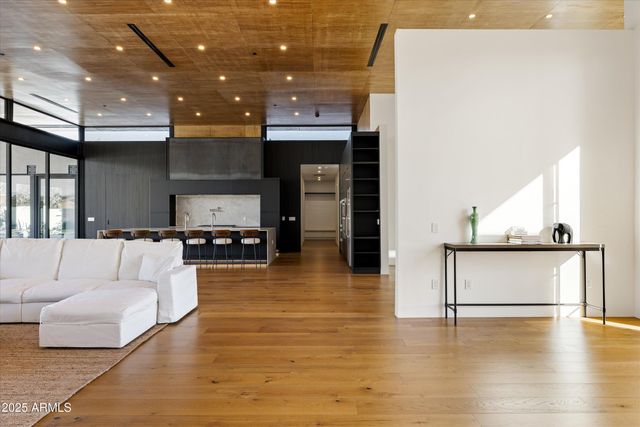 6026 E PERSHING Avenue, Scottsdale, AZ 85254