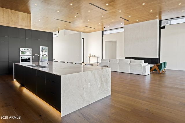 6026 E PERSHING Avenue, Scottsdale, AZ 85254