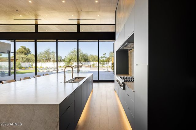 6026 E PERSHING Avenue, Scottsdale, AZ 85254