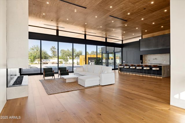 6026 E PERSHING Avenue, Scottsdale, AZ 85254