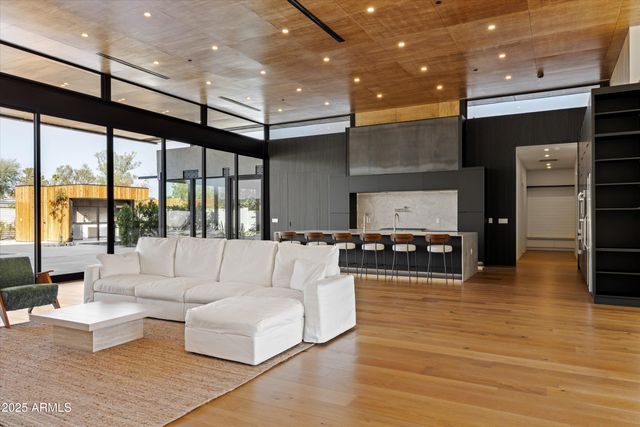 6026 E PERSHING Avenue, Scottsdale, AZ 85254