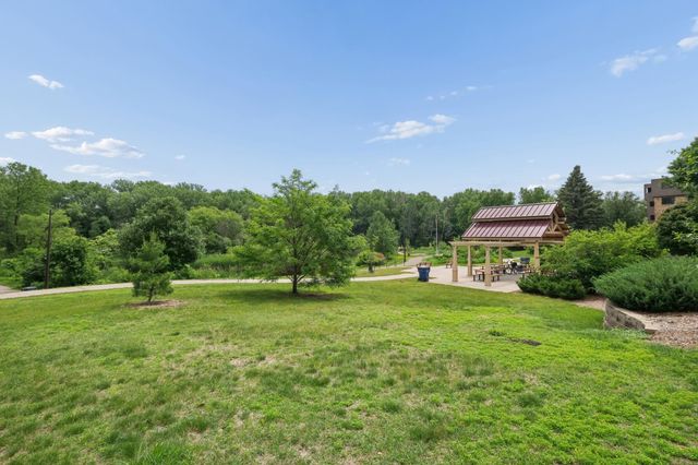 1011 41st Avenue NE 107, Columbia Heights, MN 55421