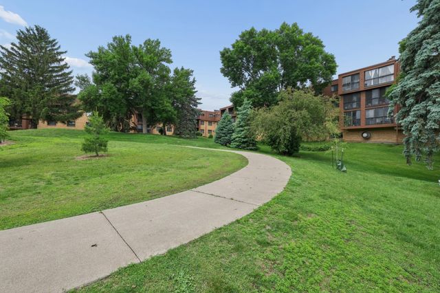 1011 41st Avenue NE 107, Columbia Heights, MN 55421