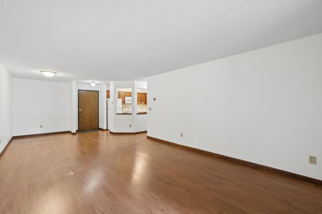 1011 41st Avenue NE 107, Columbia Heights, MN 55421