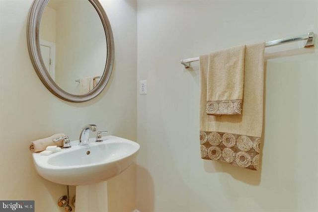 2149 RED VINE DR, Vienna, VA 22182