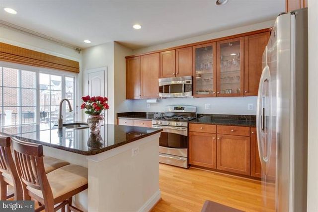 2149 RED VINE DR, Vienna, VA 22182