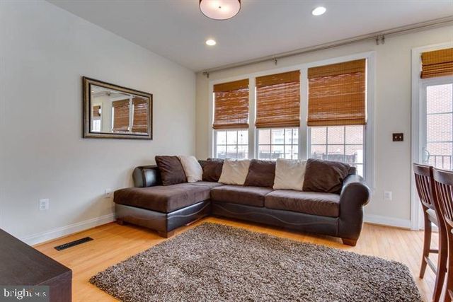 2149 RED VINE DR, Vienna, VA 22182