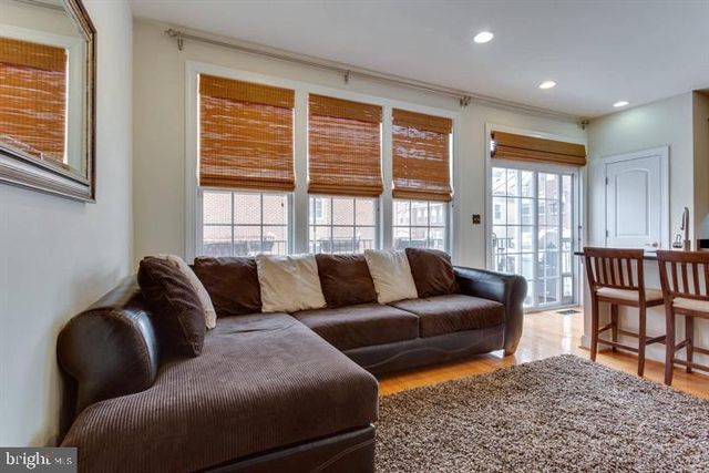 2149 RED VINE DR, Vienna, VA 22182