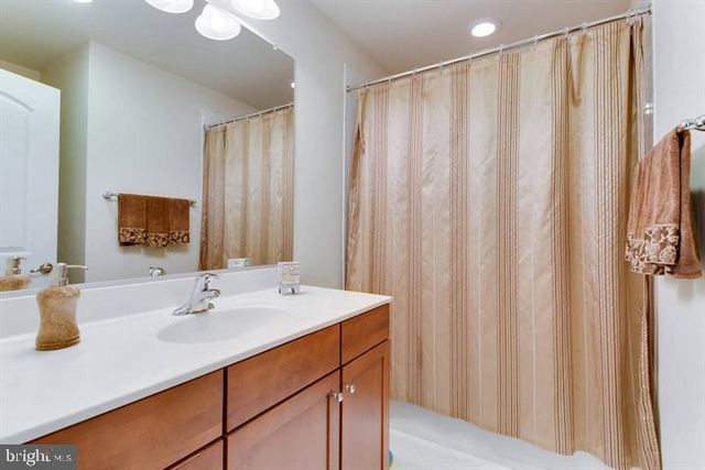 2149 RED VINE DR, Vienna, VA 22182