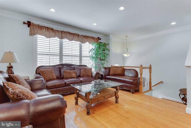 2149 RED VINE DR, Vienna, VA 22182