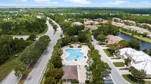 9011 Sand Shot Way, Port St. Lucie, FL 34986