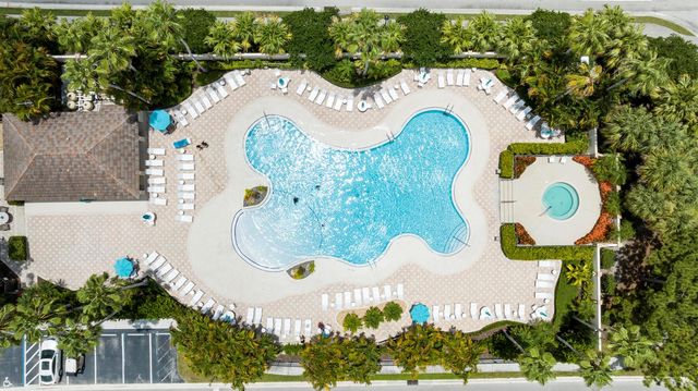 9011 Sand Shot Way, Port St. Lucie, FL 34986