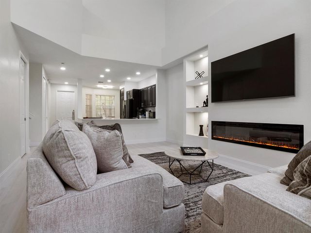 9011 Sand Shot Way, Port St. Lucie, FL 34986