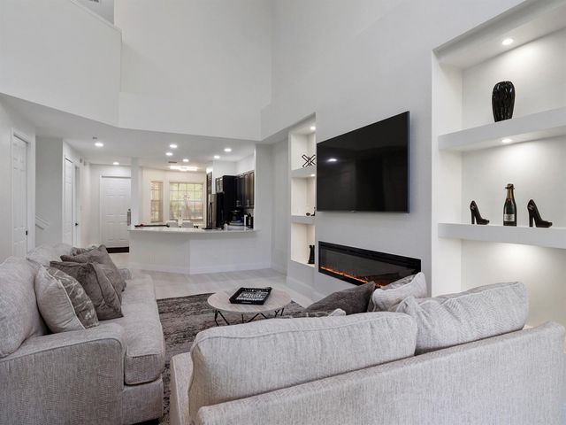 9011 Sand Shot Way, Port St. Lucie, FL 34986