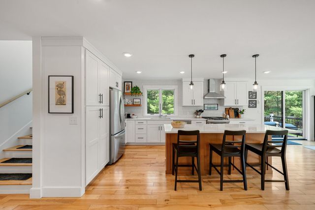 17 Winding Brook Road, Jericho, VT 05465