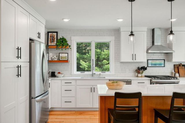 17 Winding Brook Road, Jericho, VT 05465